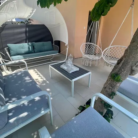 Seaside Apartment *